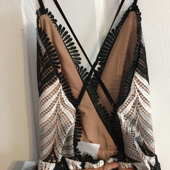 *NEW* Beautiful ‘Open Back’ maxi dress - Picture 3 of 3